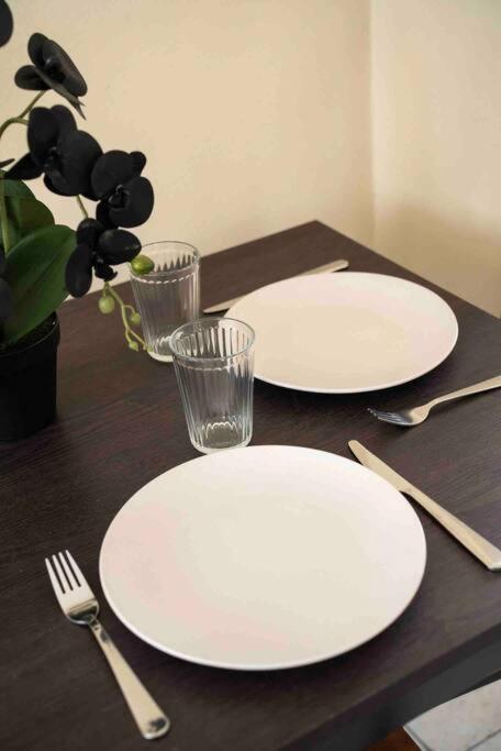 Prime Location! 1 Bedroom Apt In Tlv Beating Heart Тель-Авив Экстерьер фото