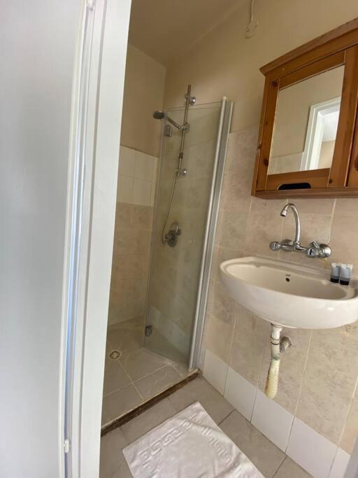 Prime Location! 1 Bedroom Apt In Tlv Beating Heart Тель-Авив Экстерьер фото